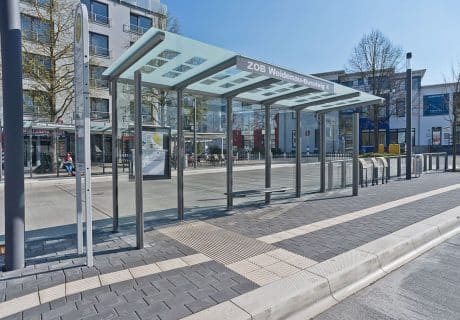 Eine Wartehalle am ZOB Weidenau